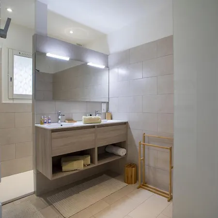 Le Chantilly-3 By Interhome